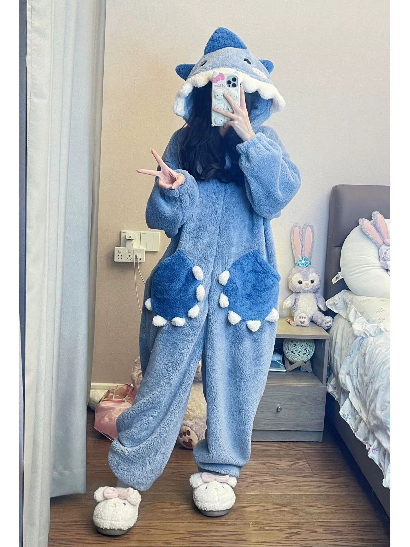 Sweet Cute Shark Hooded Coral Velvet Pajamas Women's 2023 Autumn and Winter Thickened Heattech One-Piece Nightgown Can Be Worn outside