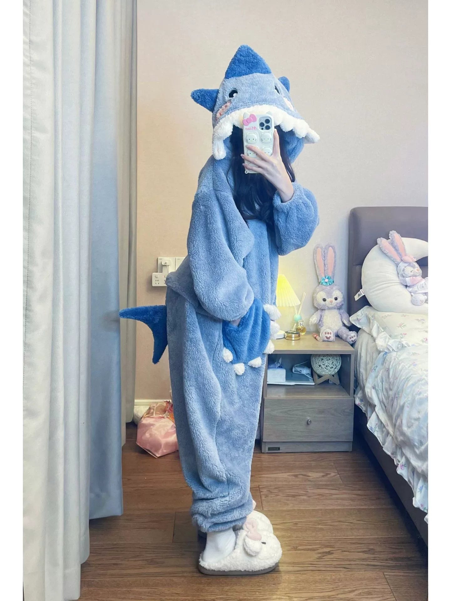 Sweet Cute Shark Hooded Coral Velvet Pajamas Women's 2023 Autumn and Winter Thickened Heattech One-Piece Nightgown Can Be Worn outside