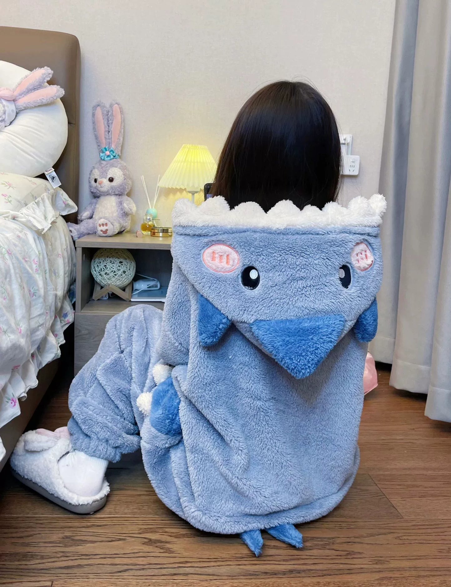 Sweet Cute Shark Hooded Coral Velvet Pajamas Women's 2023 Autumn and Winter Thickened Heattech One-Piece Nightgown Can Be Worn outside